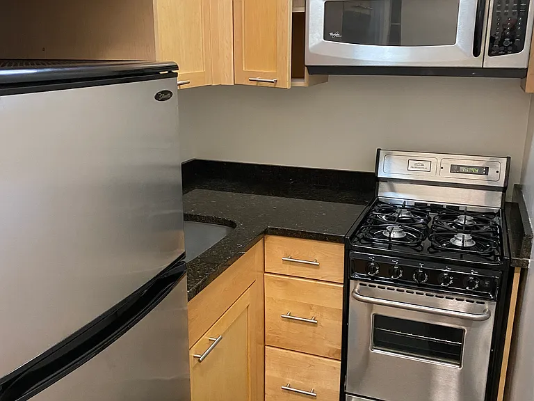 435 E 79th St #3M — Photo 4