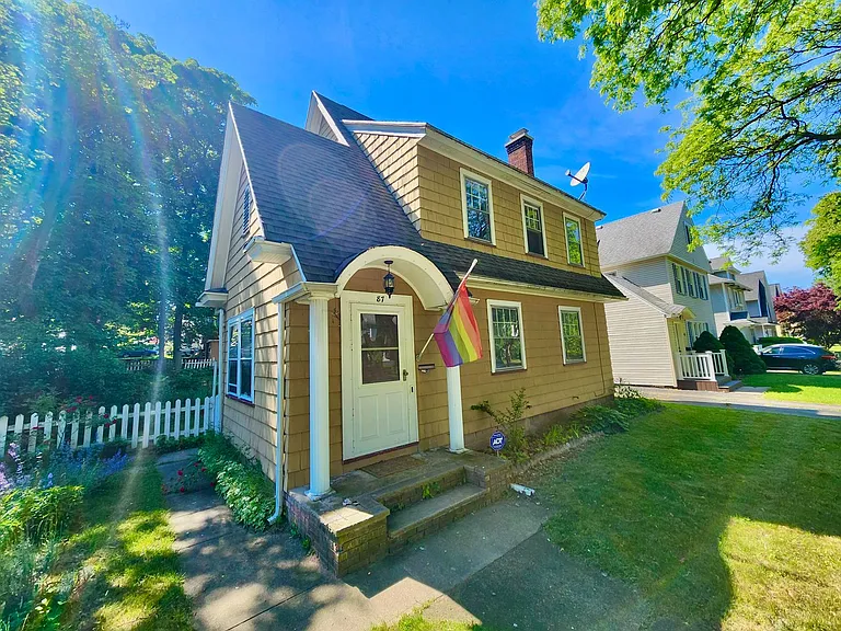 87 Falleson Rd — Photo 1