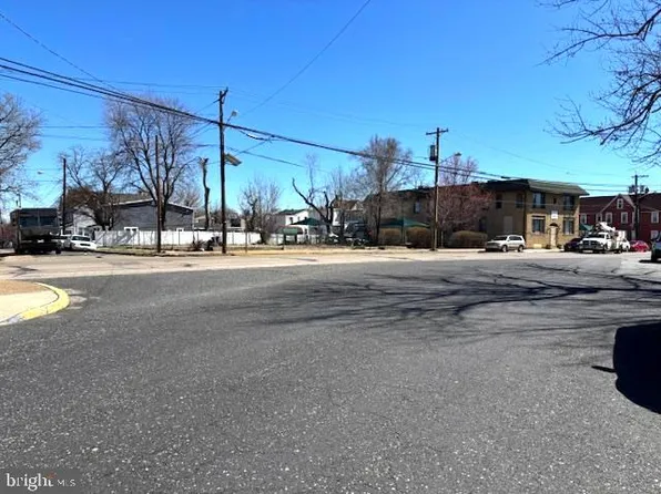 818 N 27th St, Camden, NJ 08105
