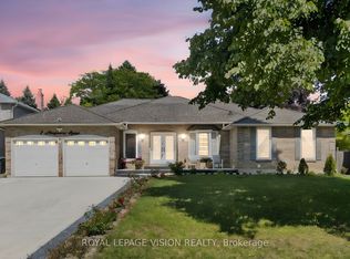 7 Montgomery Sq, Brampton, ON L6Z 3H2