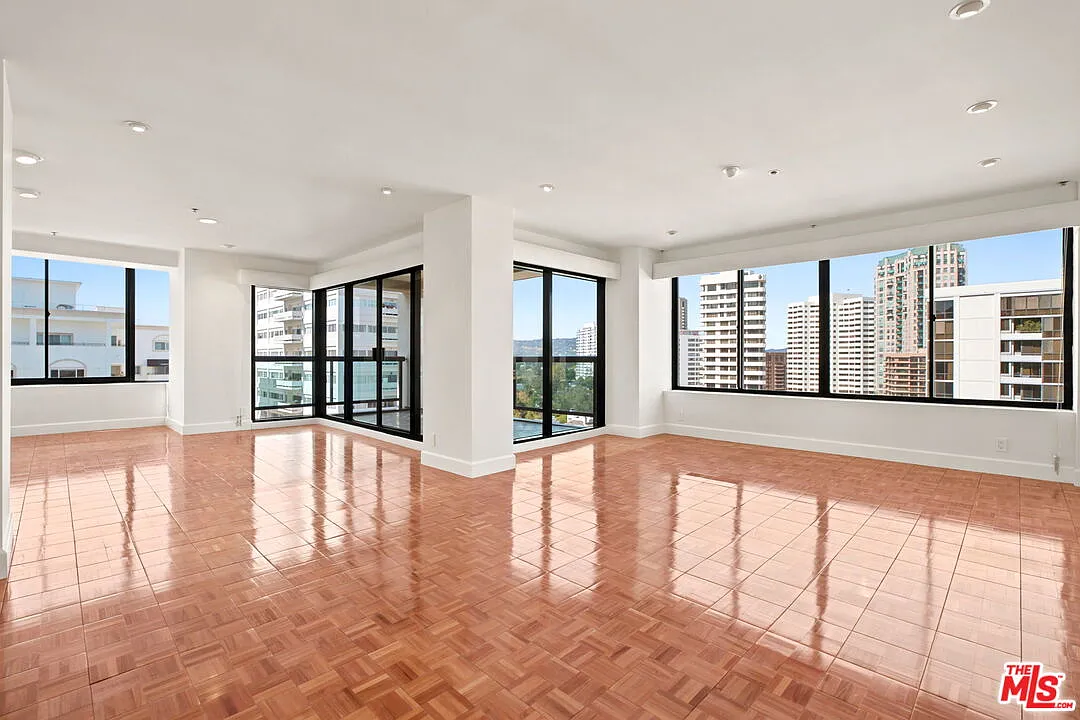 2 bed, 3.0 bath, 2018 sqft, $9,499 — Photo 2