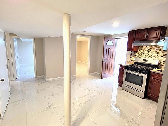 3rd image of 11826 203rd St