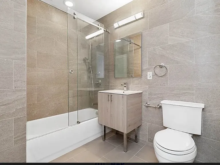 110 Greenwich St #9D — Photo 3