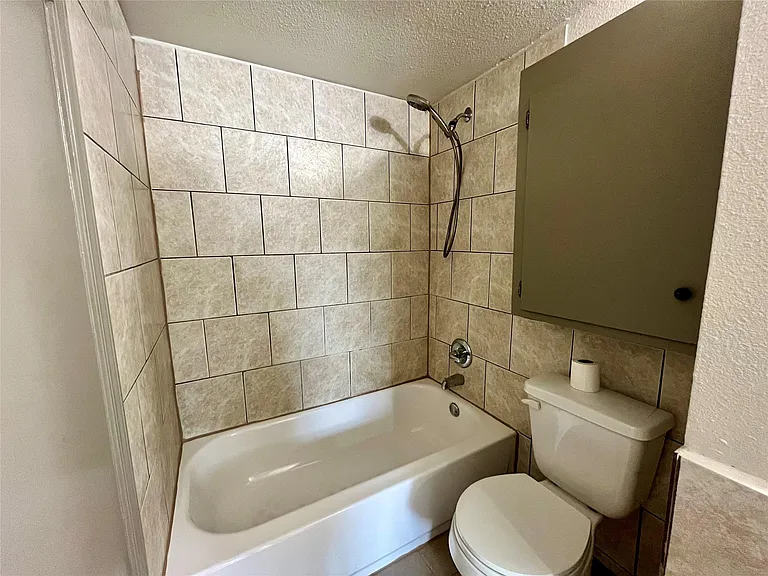 1042 W Village Ct #D — Photo 20
