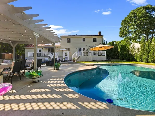 36 Main Ave, Wareham, MA 02571