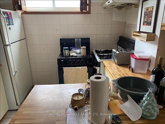 2nd image of 3172 Weston Rd #Basement