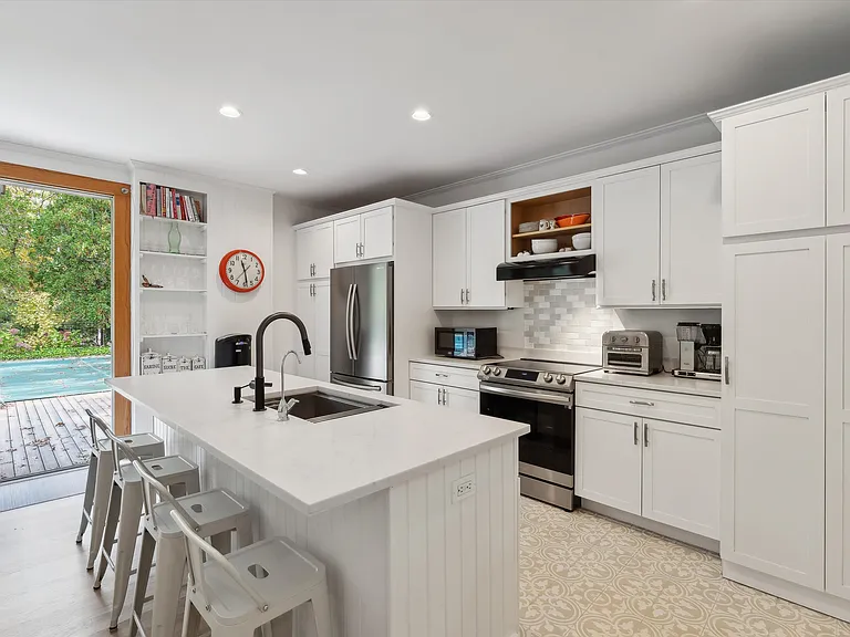 14 Foster Rd — Photo 7