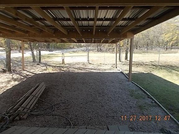 3rd image of 327 SE County Road 3048a
