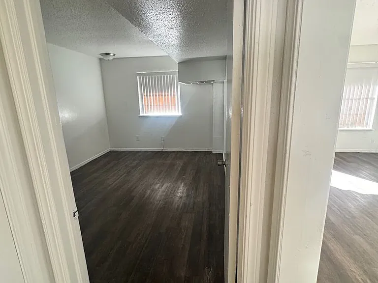 Campus Pointe Apartments — Photo 37
