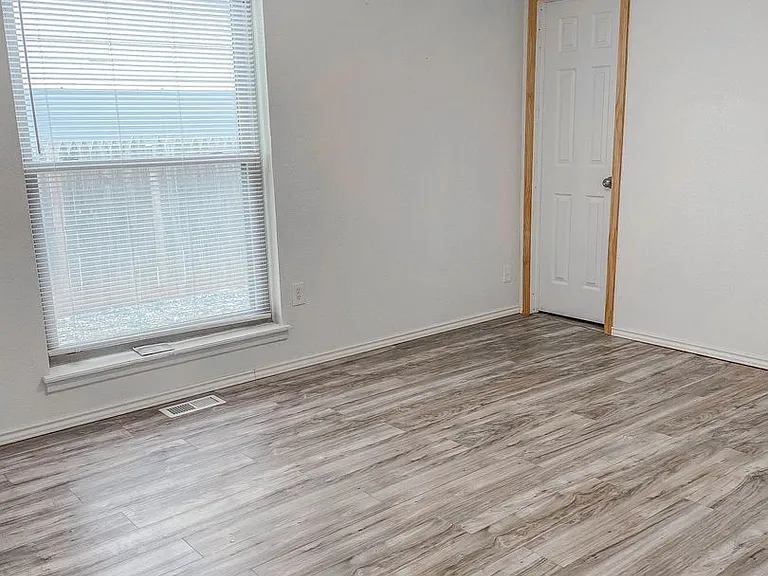 9608 Detroit Ave — Photo 6
