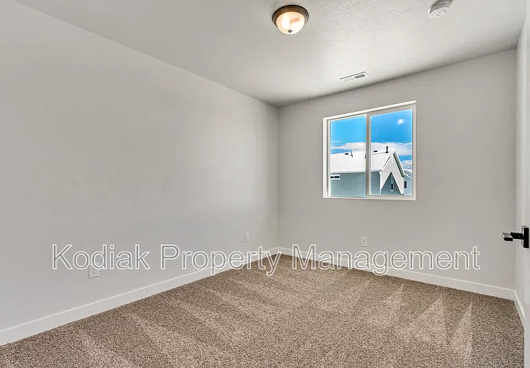 3199 S Claire Ave — Photo 12