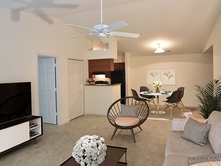 Irene Woods Apartments — Photo 2