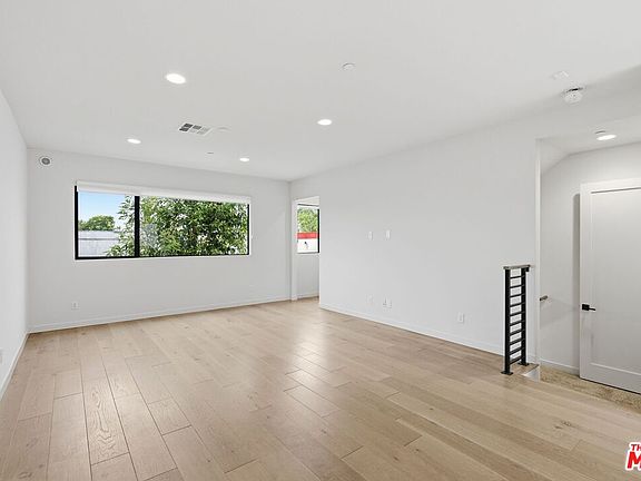 2nd image of 1605 N Arla Way