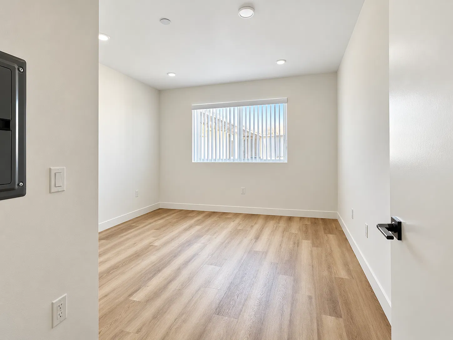 14825 Delano Property — Photo 4
