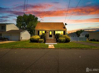197 Delaware Ave, Cliffwood, NJ 07721
