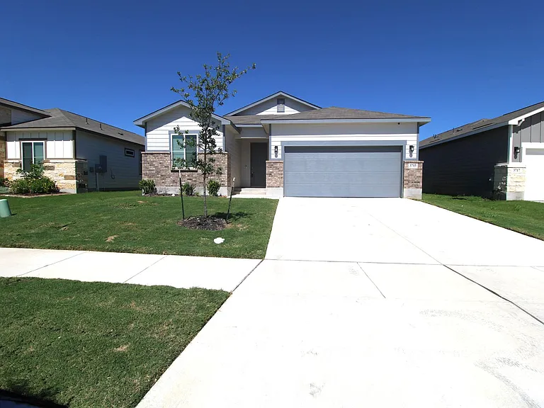 3713 Tripps Pl — Photo 2