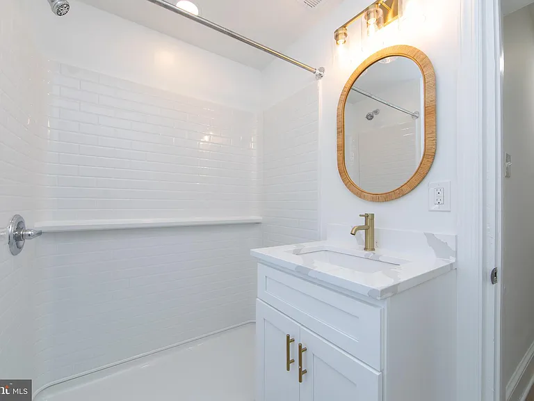 9 E Holly Ave #5 — Photo 15