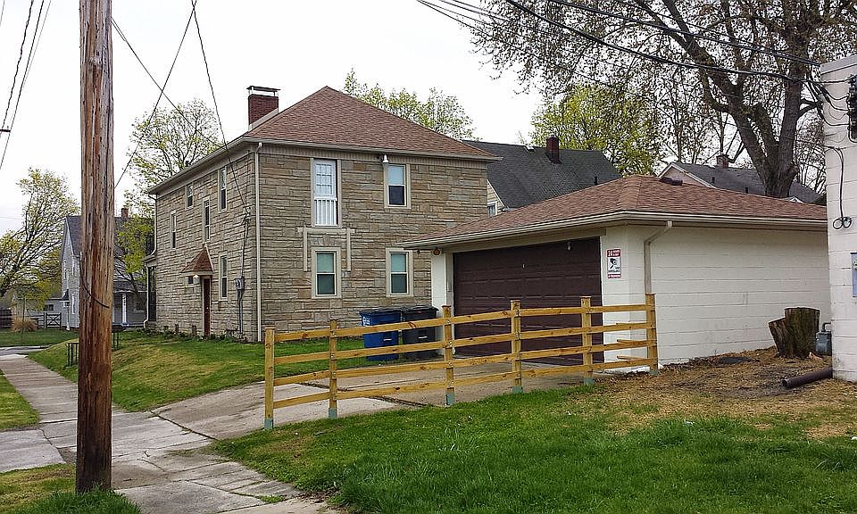 Detached Garage
