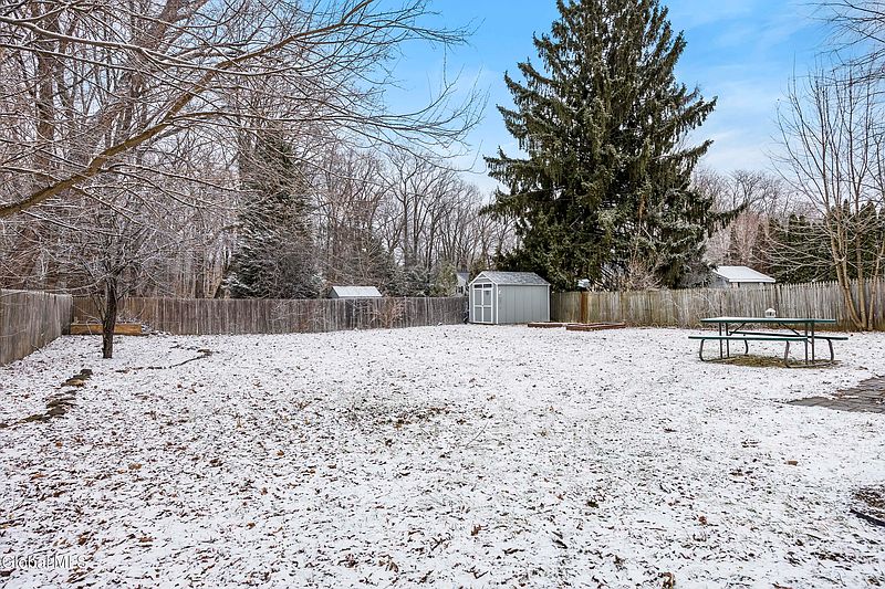 5th image of 204 Heckeler Drive