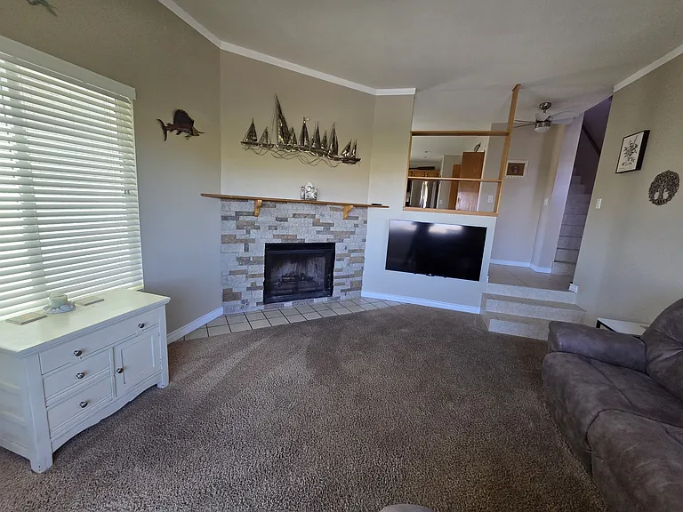 1745 Arliss Dr — Photo 12