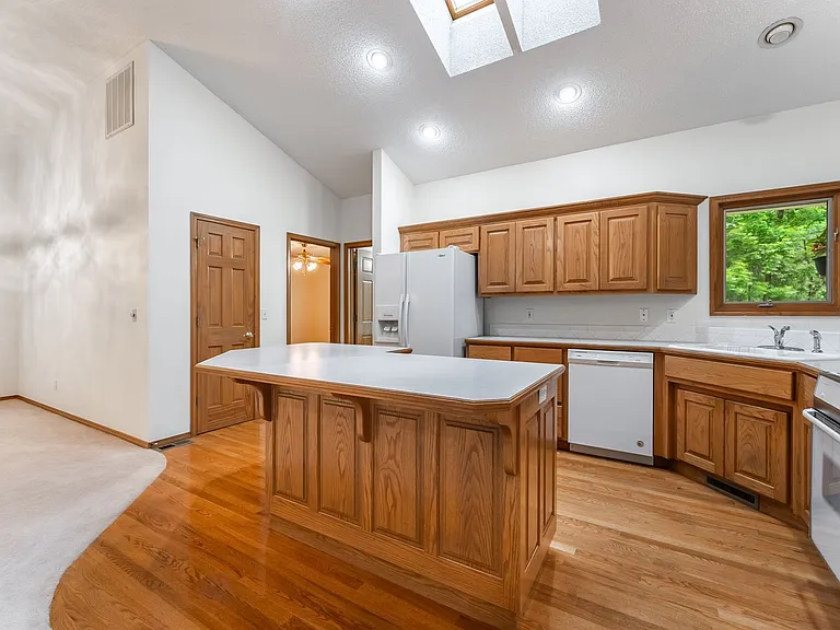 5 Ellesmere Ln — Photo 2
