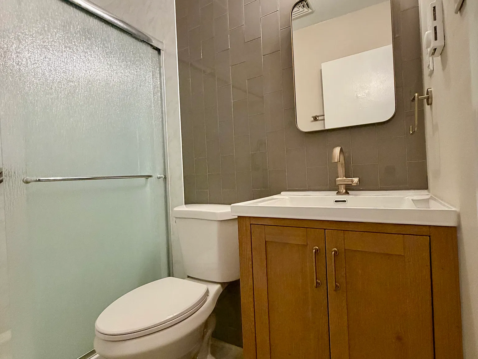 2 bed, 900 sqft, $2,475 — Photo 4