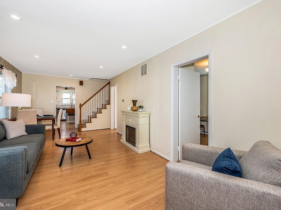 2nd image of 211 Crabb Ave