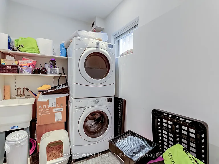 12 Grogan Mews — Photo 13