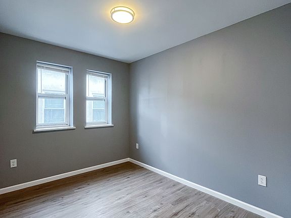 5th image of 711 W Girard Ave Floor 2