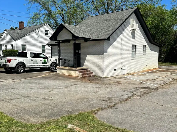 4894 College St, Forest Park, GA 30297