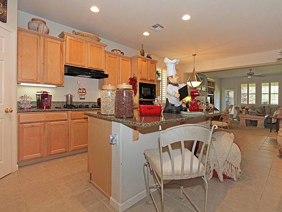 5th image of 708 Plum Creek Ct