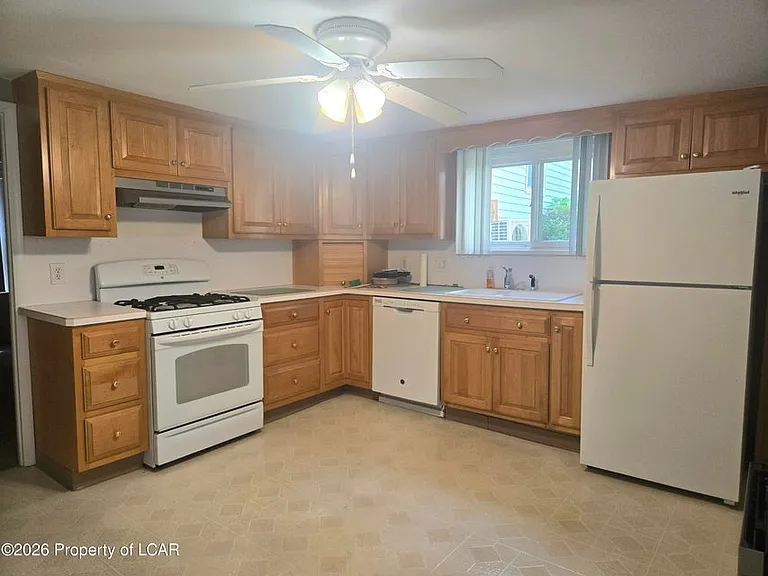 42 Jenkins Ct #1 — Photo 8