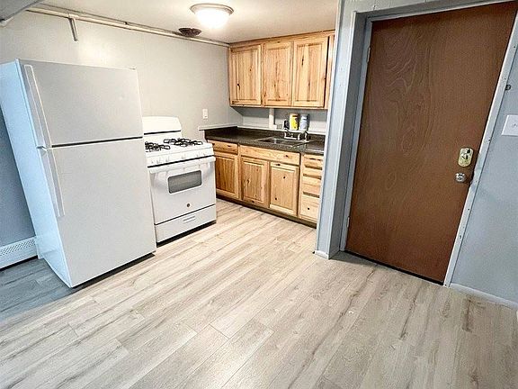 3rd image of 1445 Lacey St Unit B