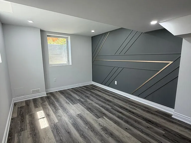 216 Fleetwood Dr — Photo 4