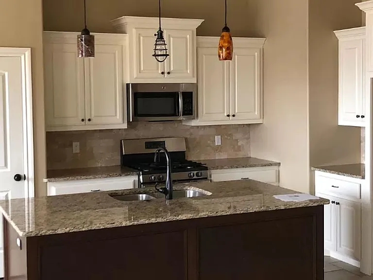 720 SW 149th Pl — Photo 3