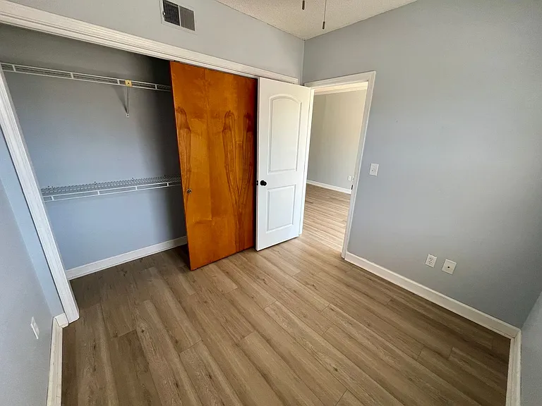 2009 Greene St #304 — Photo 8