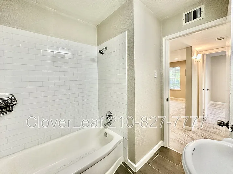 214 Basswood Dr — Photo 22