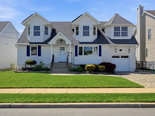 228 Atlantic Avenue, Massapequa Park, NY 11762