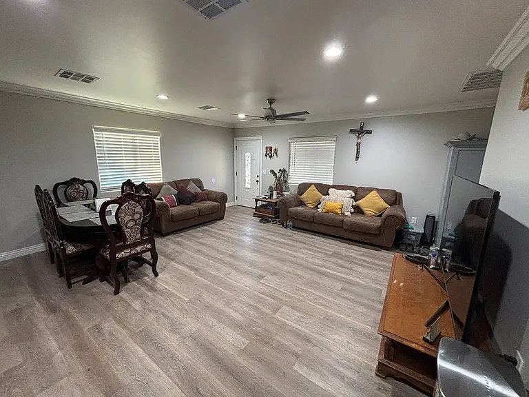 2107 San Luis St — Photo 5
