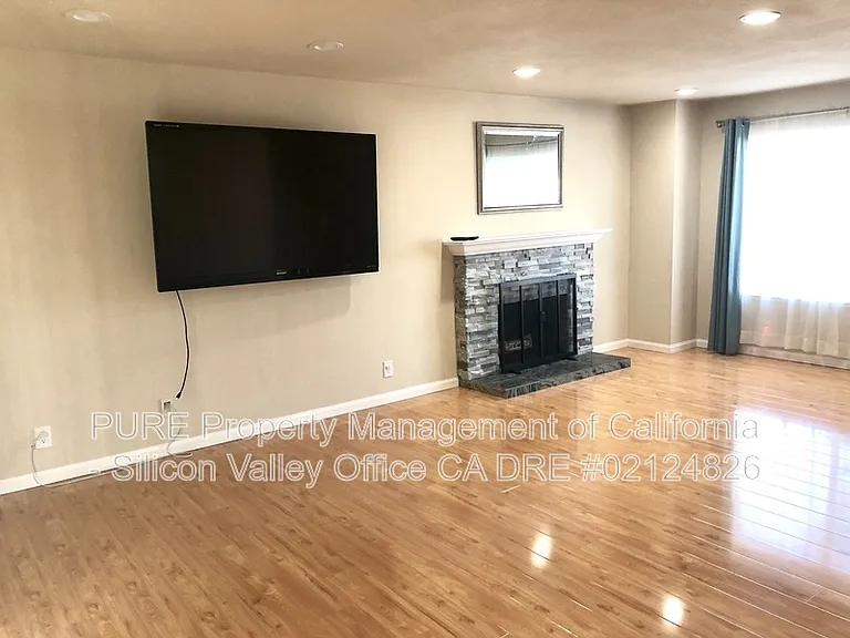 1694 Starlite Dr — Photo 4