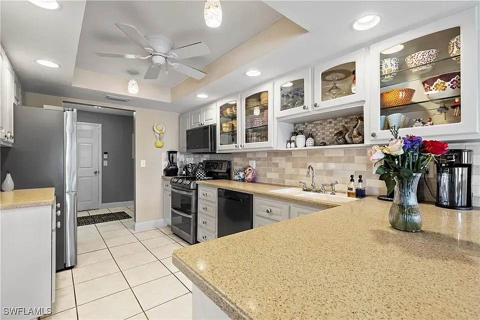 3 bed, 1930 sqft, $3,500 — Photo 3