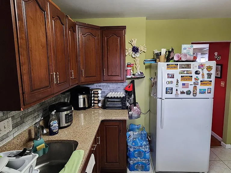 8 Columbia Dr #4A — Photo 8