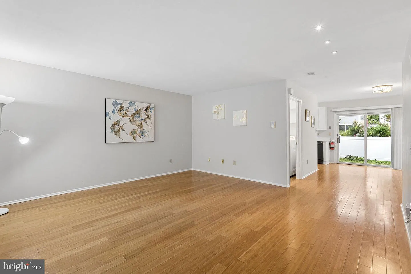 2 bed, 2.5 bath, 1280 sqft, $3,300 — Photo 4