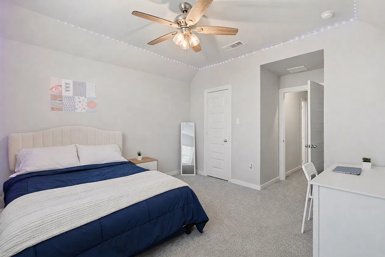 5 bed, 3210 sqft, $3,200 — Photo 3