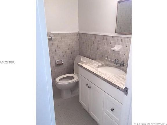 5th image of 1145 Normandy Dr #400