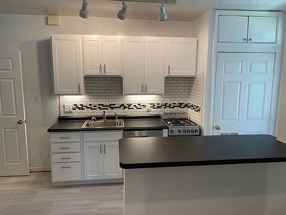 3rd image of 3334 Stuart Ave APT C