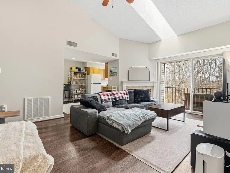12219 Stevenson Ct #12219 — Photo 4