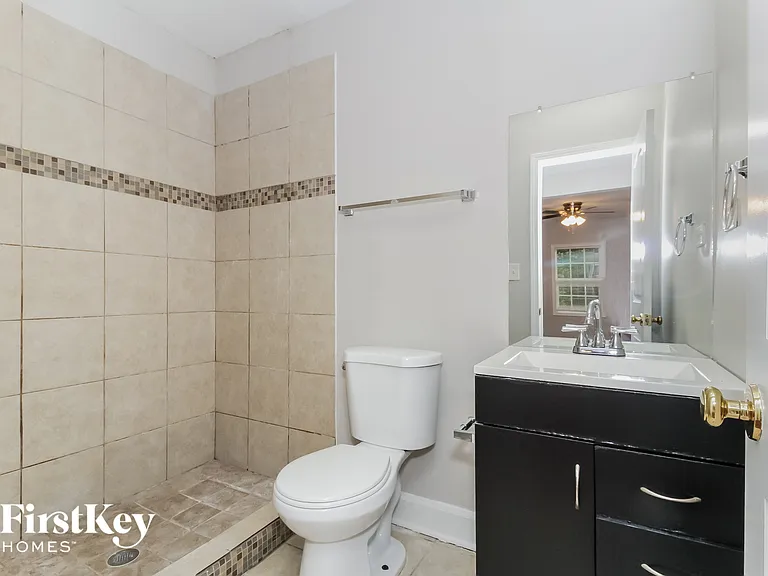 476 Rigby St — Photo 14