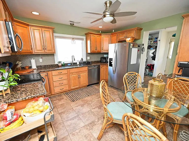 214 Sunray Rd — Photo 11