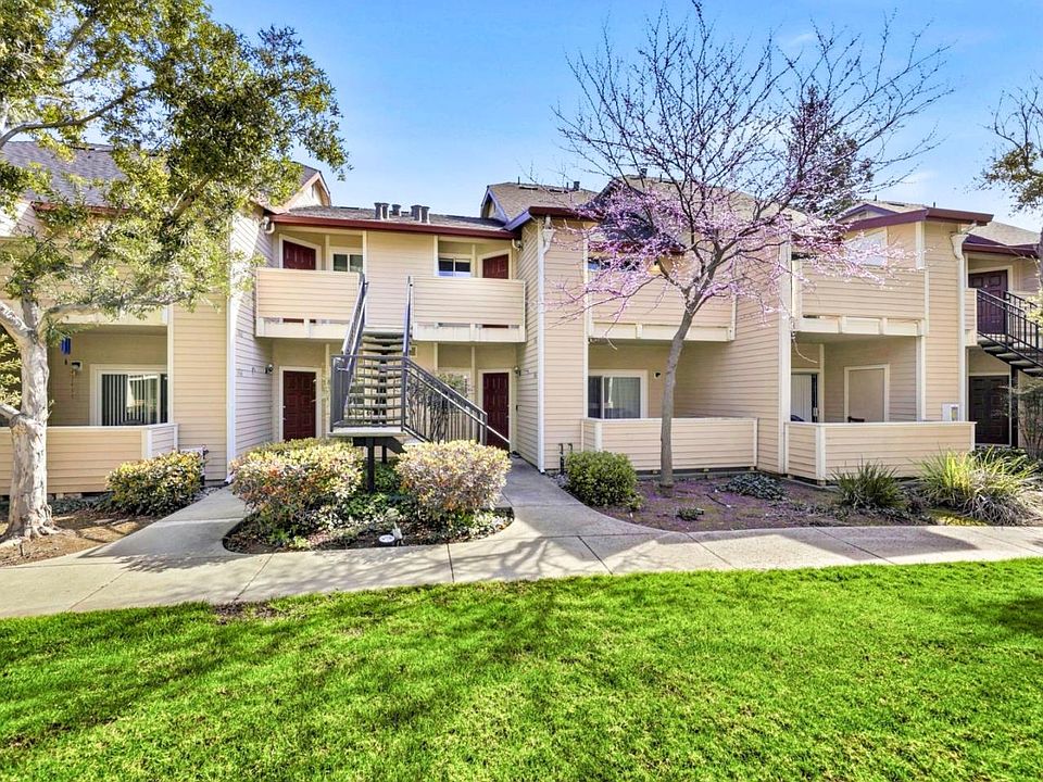 1st image of 1066 Cedar Gables Dr
